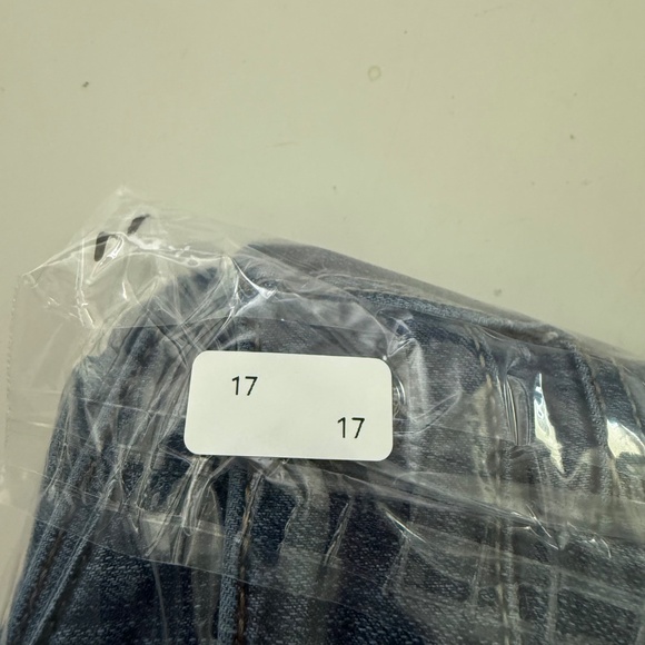 Torrid Premium Denim Dark Wash Distressed Slim Leg Jeans Womens 18r 36 x 30 Mid - Picture 11 of 11